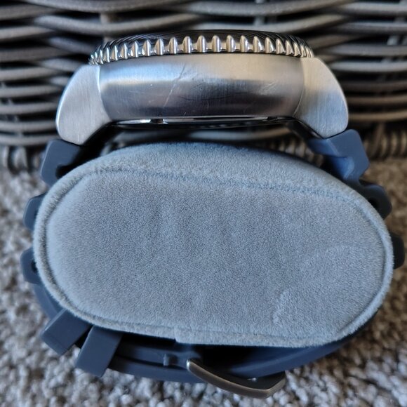 Invicta Men's 52mm Ocean Voyager Pro Diver Quartz Blue Dial Grey Silicone Strap - Picture 4 of 5